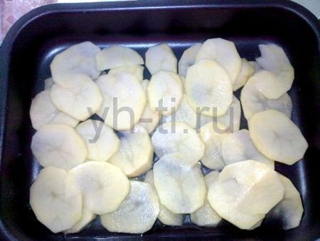 Первый слой - картофель