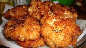 Куринные котлеты в панировочных сухарях