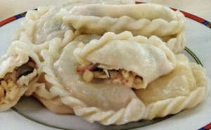 Вареники с капустой и с грибами