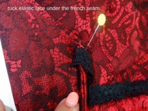 Концы резинки прячем под французский шов