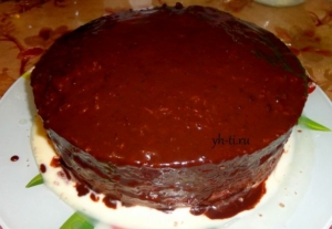 Торт Баунти с кокосовой начинкой и шоколадом сверху