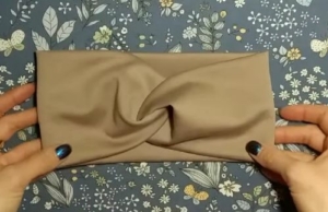 Повязка-чалма из трикотажа готова!