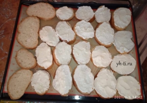 Намазываем соусом