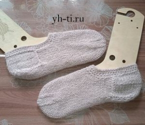 Следки без швов на 4-х спицах
