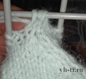 Третью петлю провязываем, как обычно...