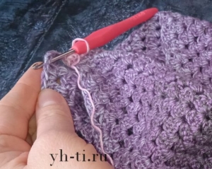 1 воздушная петля и соединительный столбик в левую деталь