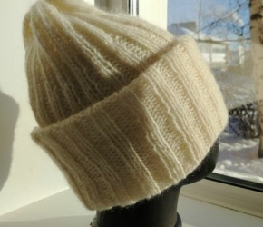 Шапка из Alize Angora real 40 и Alize kid Mohair Royal